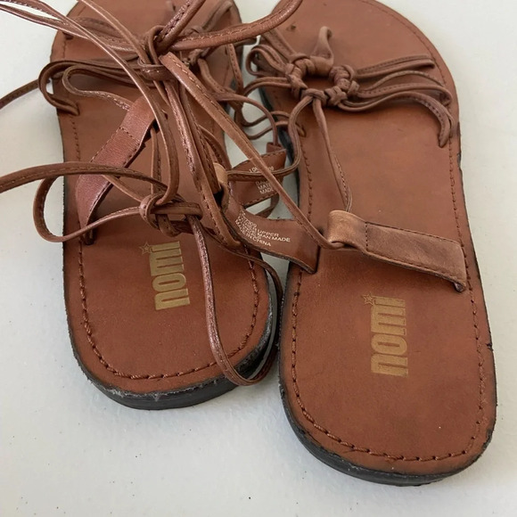 Nomi women’s wrap‎ strap leather sandals — size 10 - Picture 2 of 6